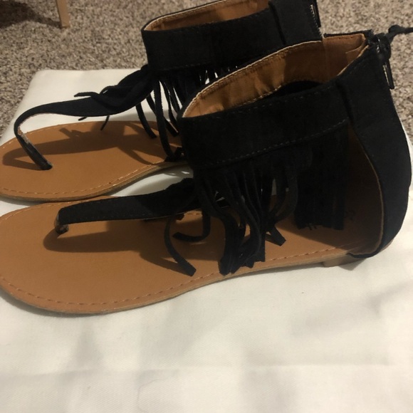 Sandals - Picture 2 of 6